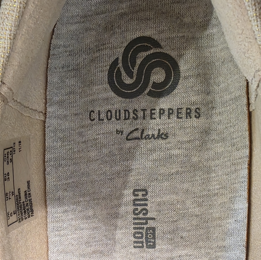 Clarks Cloudsteppers Slip-On Loafers/Flats - Soft Gold Shimmer - Sz 7.5W - Picture 6 of 8